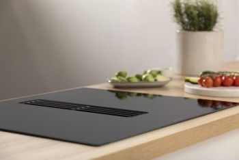 HET749BSC černá Bezplatný servis 5 let po registraci