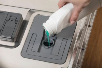 GV693C60UVAD Bezplatný servis 5 let po registraci