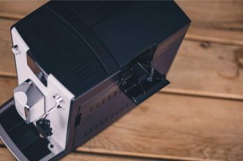 NICR560 CafeRomatica 560 černá/bílá