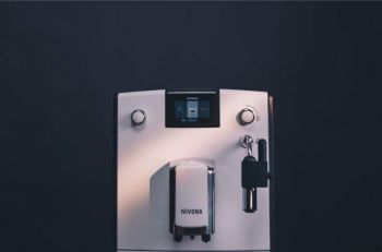 NICR560 CafeRomatica 560 černá/bílá