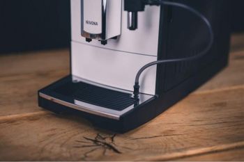 NICR560 CafeRomatica 560 černá/bílá