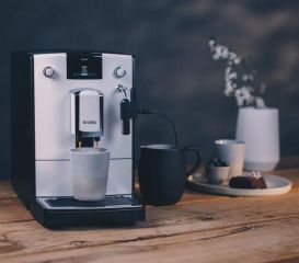 NICR560 CafeRomatica 560 černá/bílá