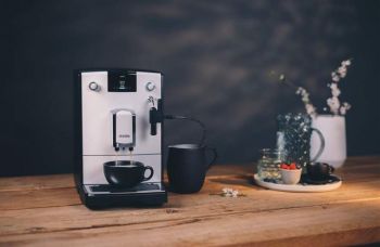 NICR560 CafeRomatica 560 černá/bílá