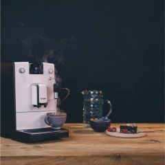 NICR560 CafeRomatica 560 černá/bílá