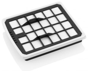 151790010 Stormy Car černá