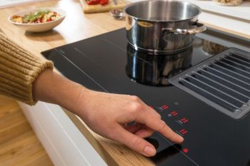 HET949BSC černá Bezplatný servis 5 let po registraci