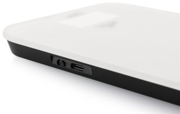 877090000 Tami bílá